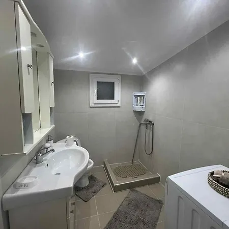 Prázdninový dům Dinas House 2 *